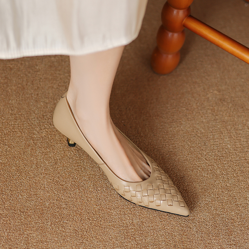 牛皮 4.5CM 法式优雅气质酒杯跟鞋经典编织中跟尖头浅口单鞋女