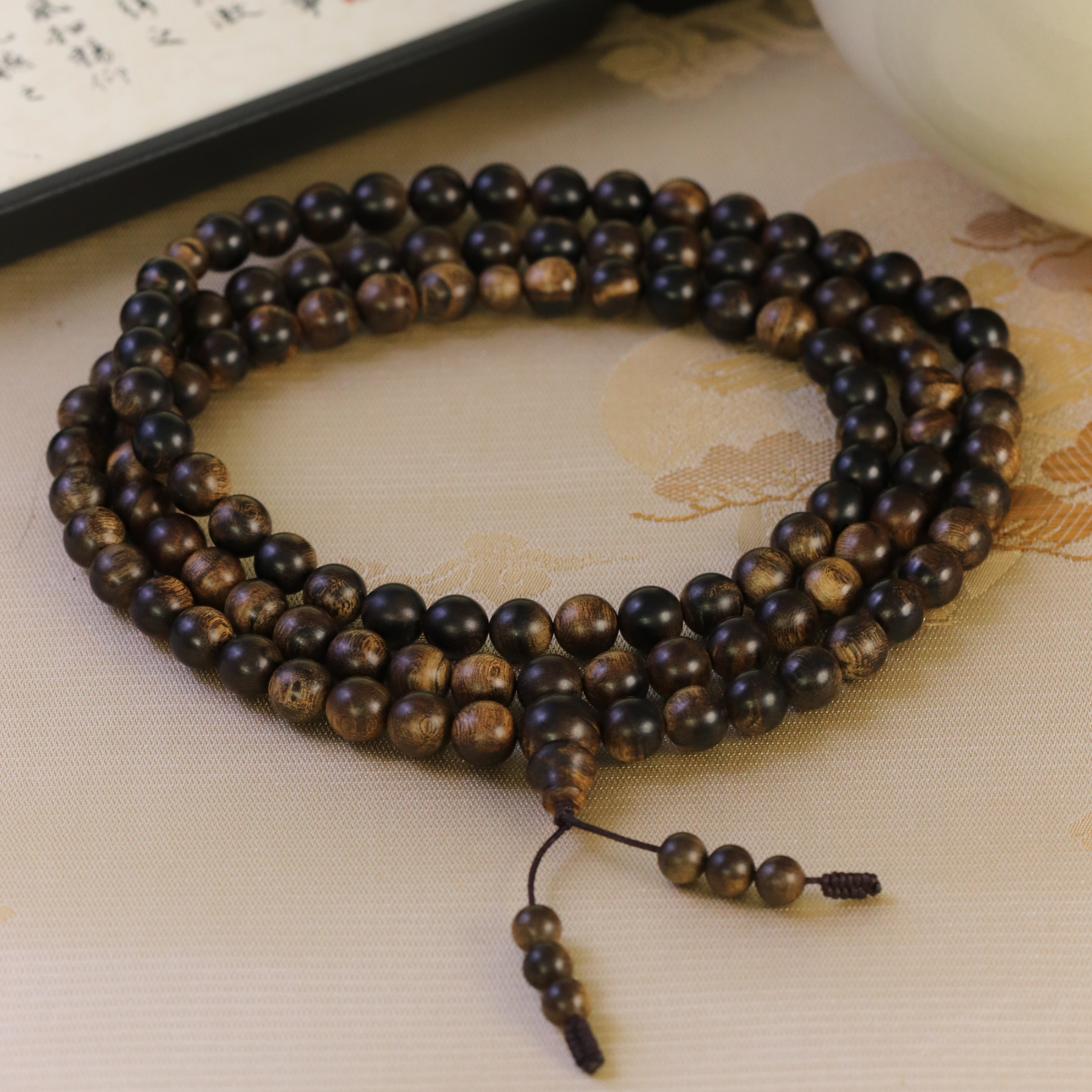 白奇楠瘿子雷击留疤玉化沉香8mm多圈手串 C11002400