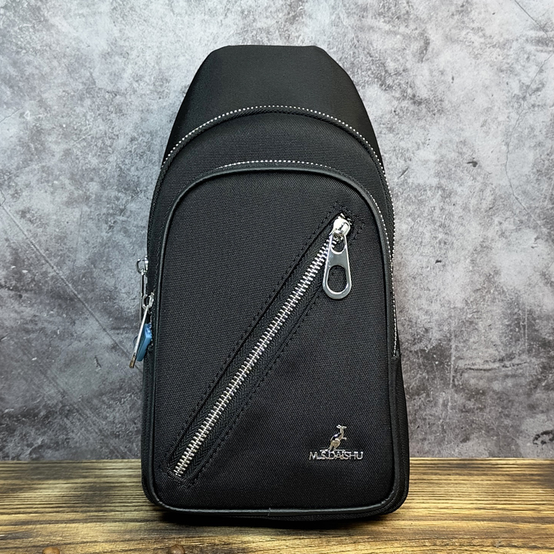 百搭胸包男士休闲运动斜挎包牛津布大容量双层防水通勤青年时尚包