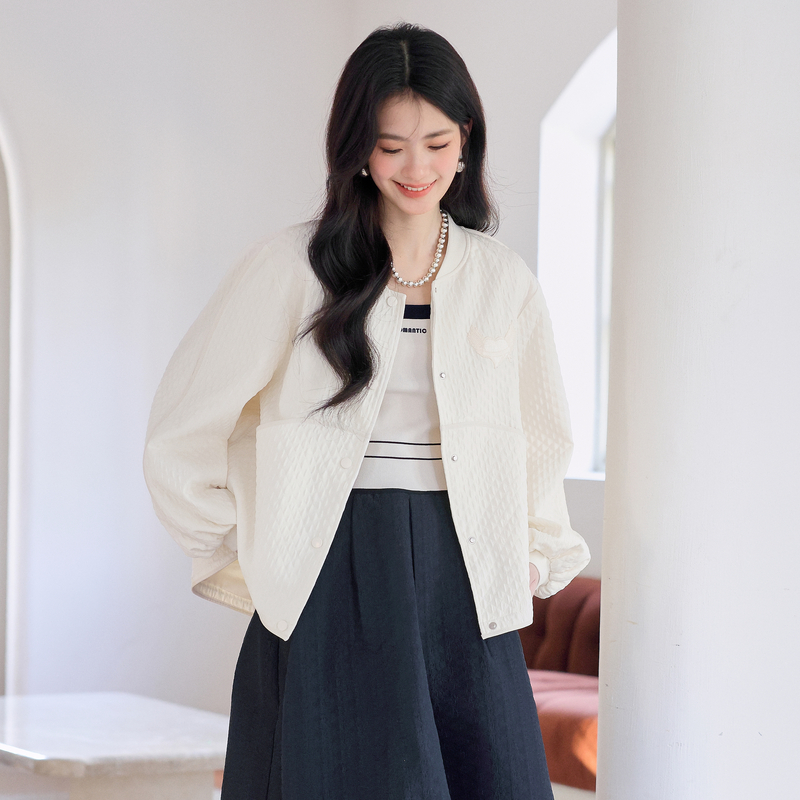 XG雪歌米白色通勤简约短外套春季新款抽绳设计宽松长袖外套女