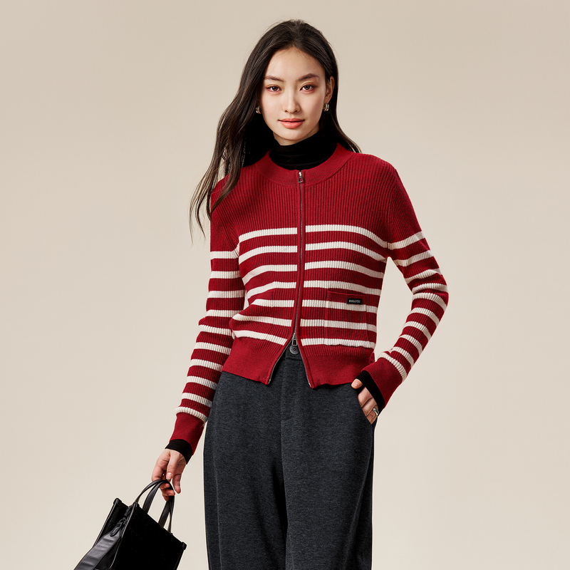 XG雪歌修身短款长袖毛针织衫冬季新款条纹设计绵羊毛开衫女装