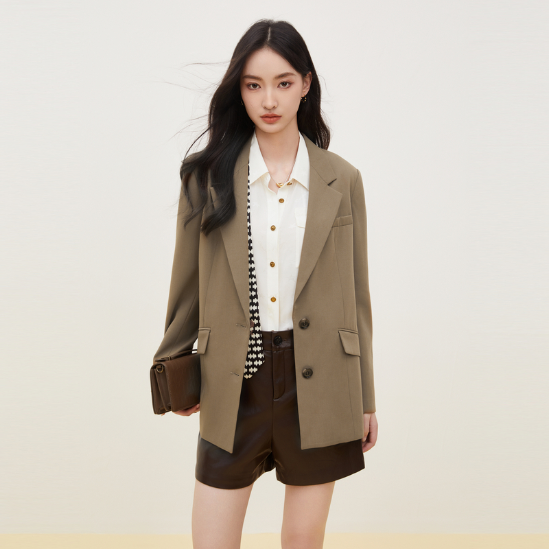 XG雪歌卡其色两粒扣休闲西装秋季新款通勤简约复古长袖外套女