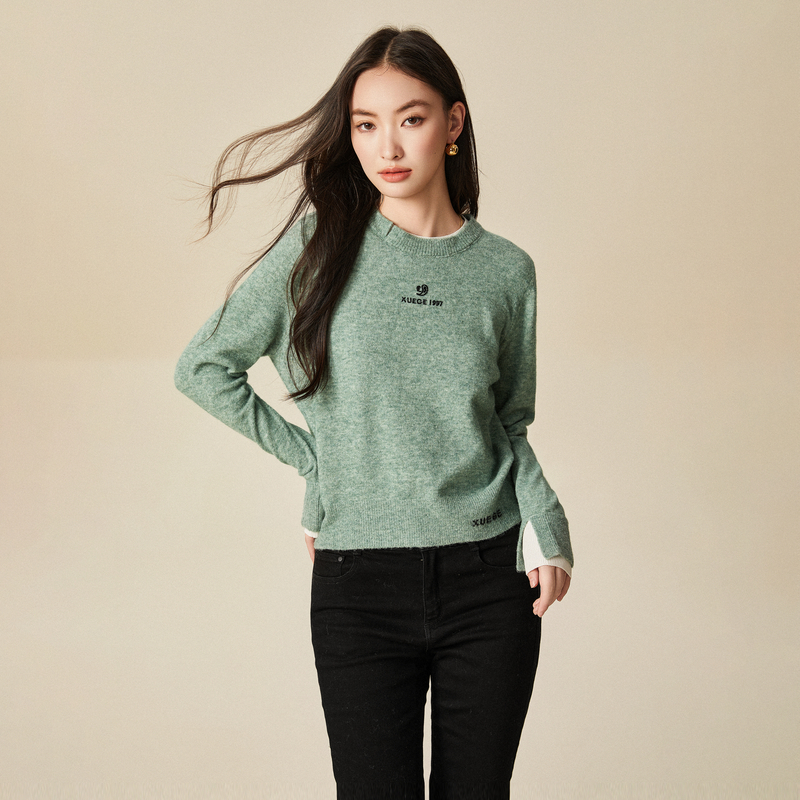 XG雪歌绣花设计长袖毛针织衫冬季新款假两件设计绵羊毛毛衫女