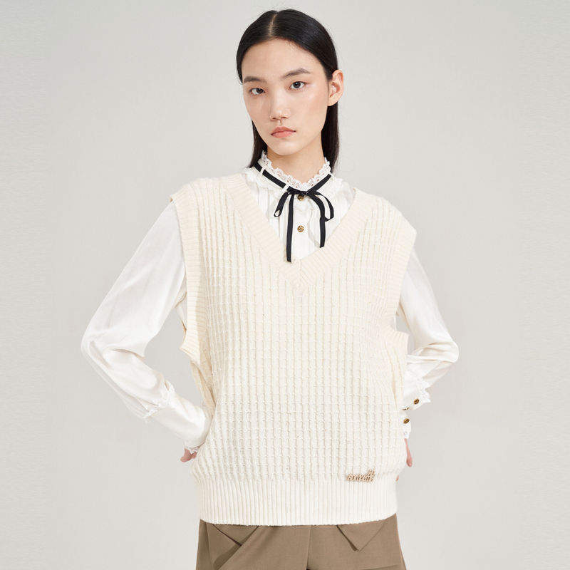 XG雪歌通勤简约无袖毛针织衫秋季新款米白色套头羊毛背心女装