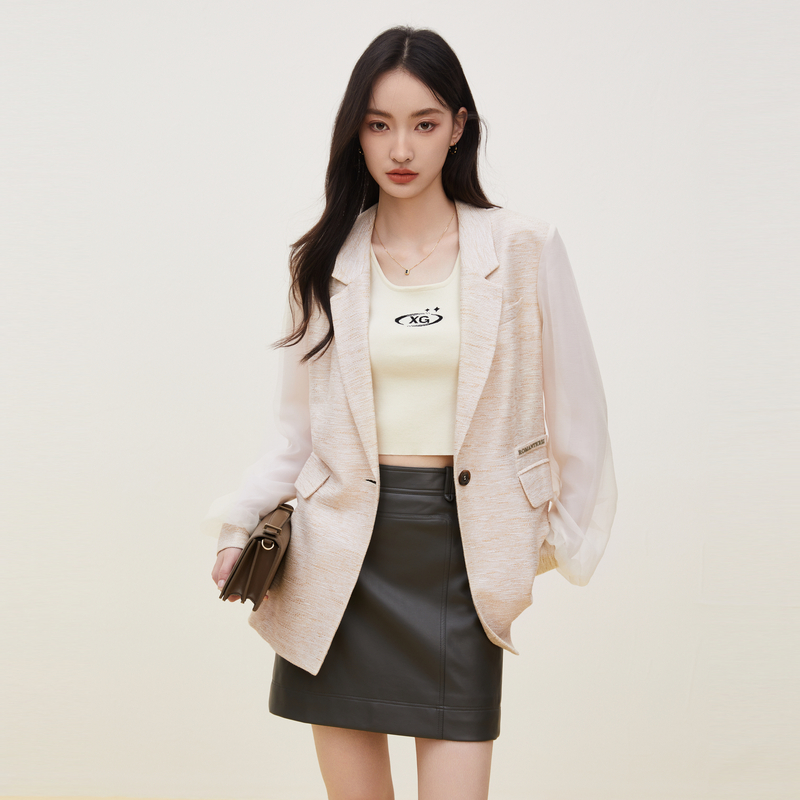 XG雪歌通勤简约翻领长袖外套秋季新款创意拼接西装短外套女装