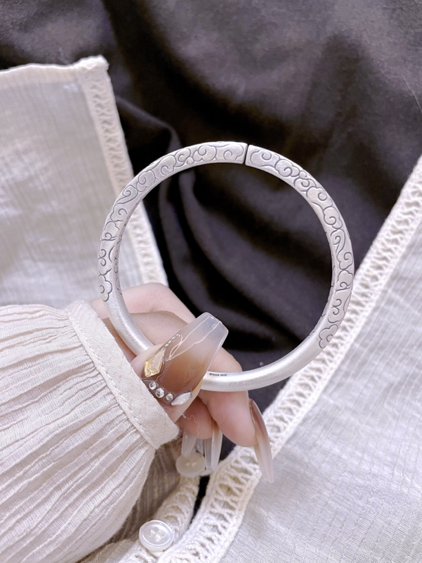 足银银制品 足银999.9祥云复古做旧天方地圆古法实心百搭纯银手镯