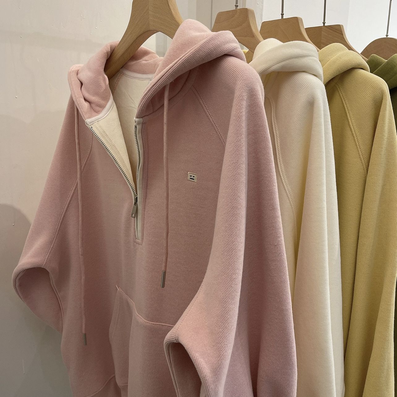 温油4色刺绣囧脸半拉链加绒加厚宽松连帽套头卫衣女2023冬上衣