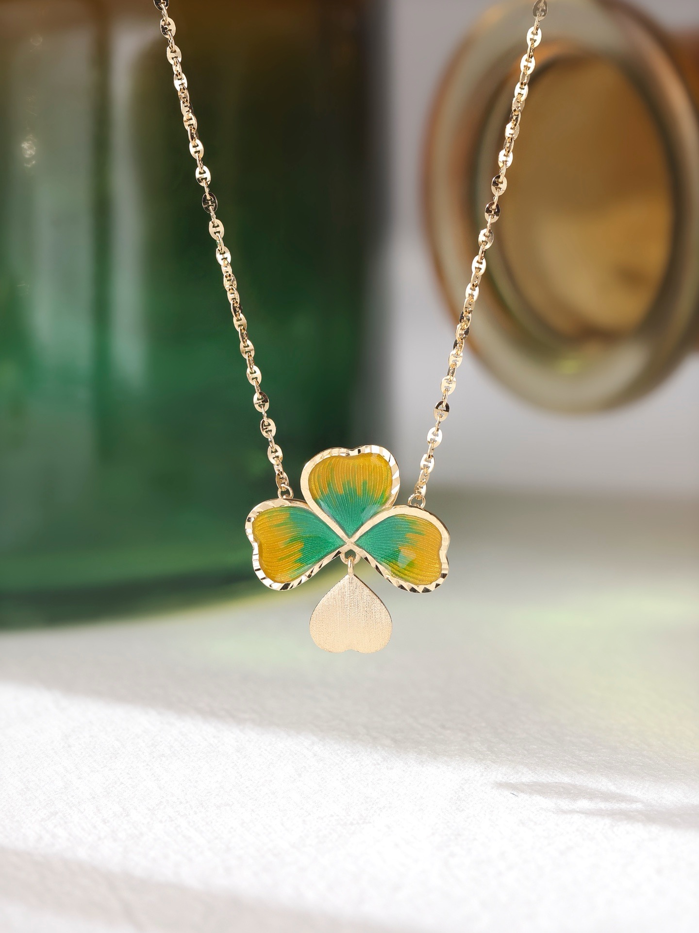 18K金珐琅彩工艺薄荷曼波幸运草项链气质时尚复古百搭优雅精美