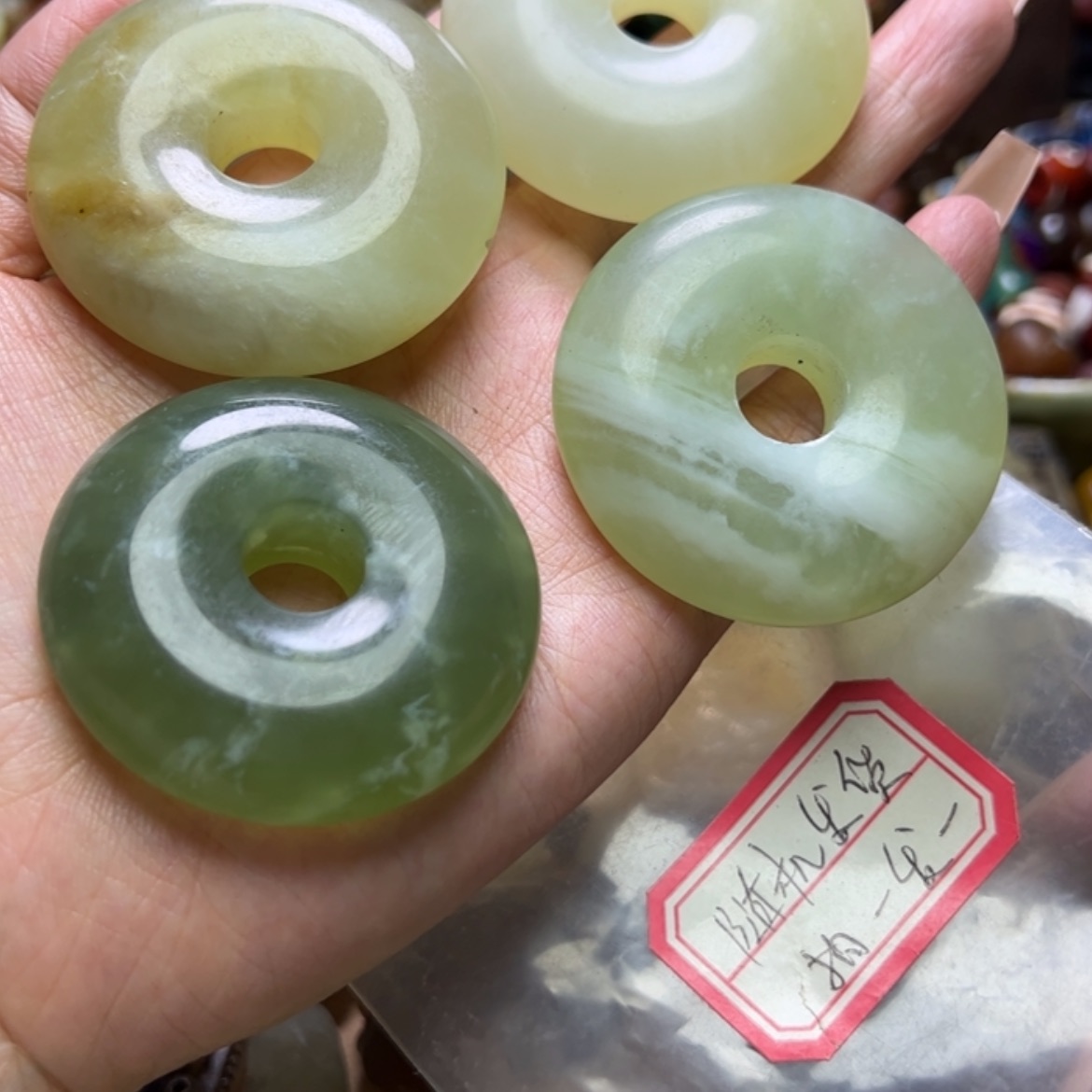 【闪购商品】蛇纹石玉颈饰未镶嵌
