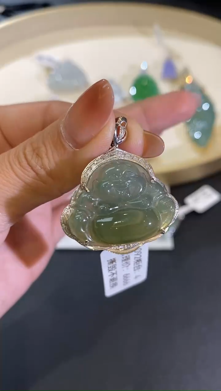 【闪购商品】翡翠吊坠18K金镶嵌钻石镶嵌缅料秋香黄佛公