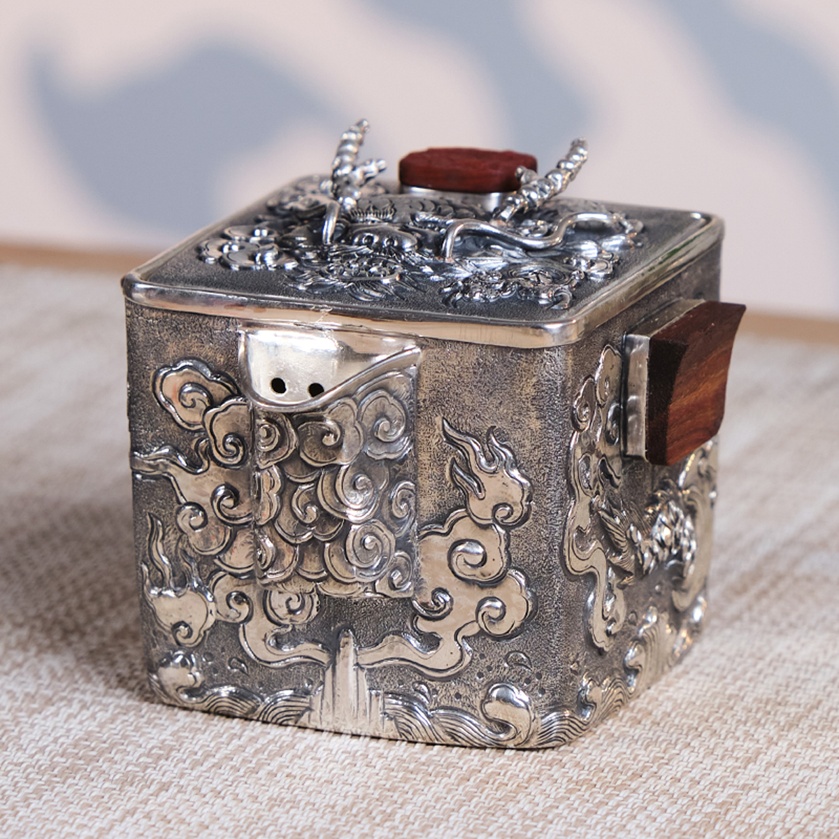 【大促】壶尔摩斯《龙腾四方》茶具足银纯手工泡茶煮茶抓壶方壶