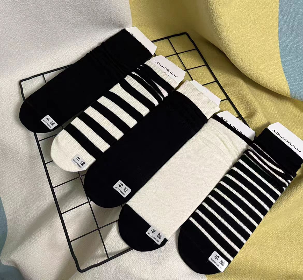 CiCi家~2024新款羊绒条纹袜