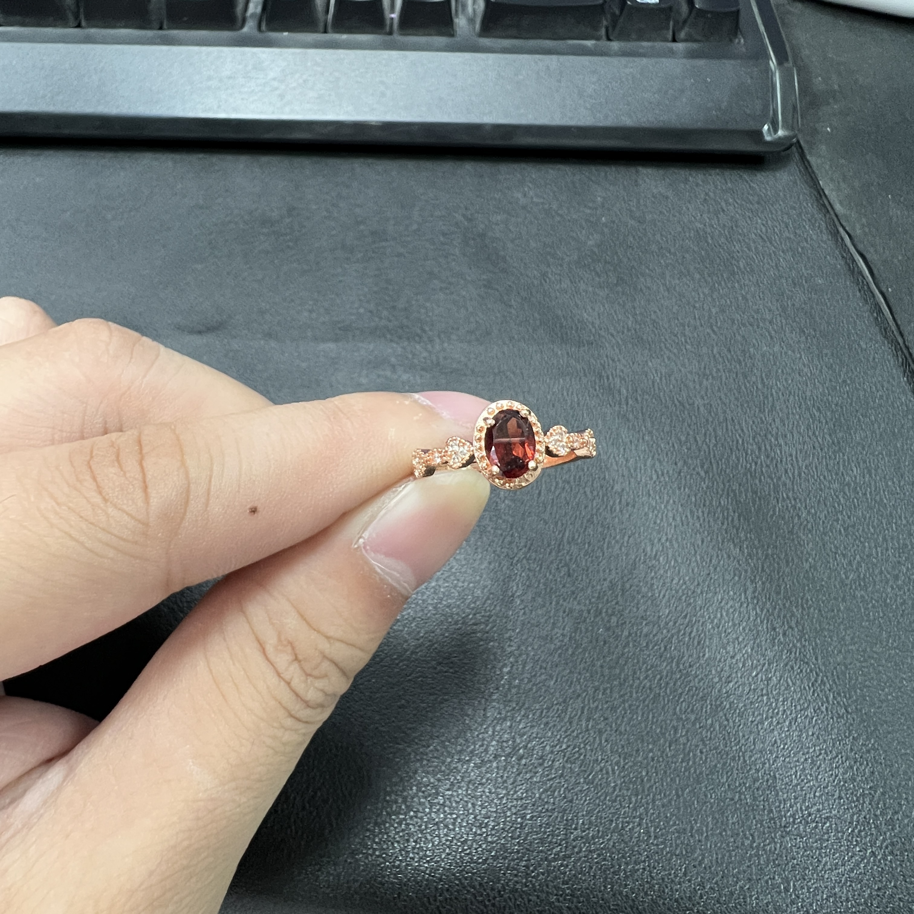 石榴石芬达色镶嵌戒指（JZ30）