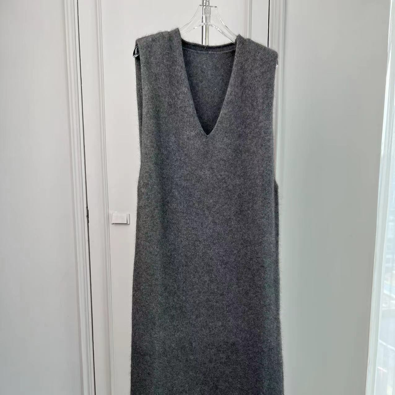 凡蒂娜馨·极简绵羊毛，百搭时尚羊毛背心裙GZ070