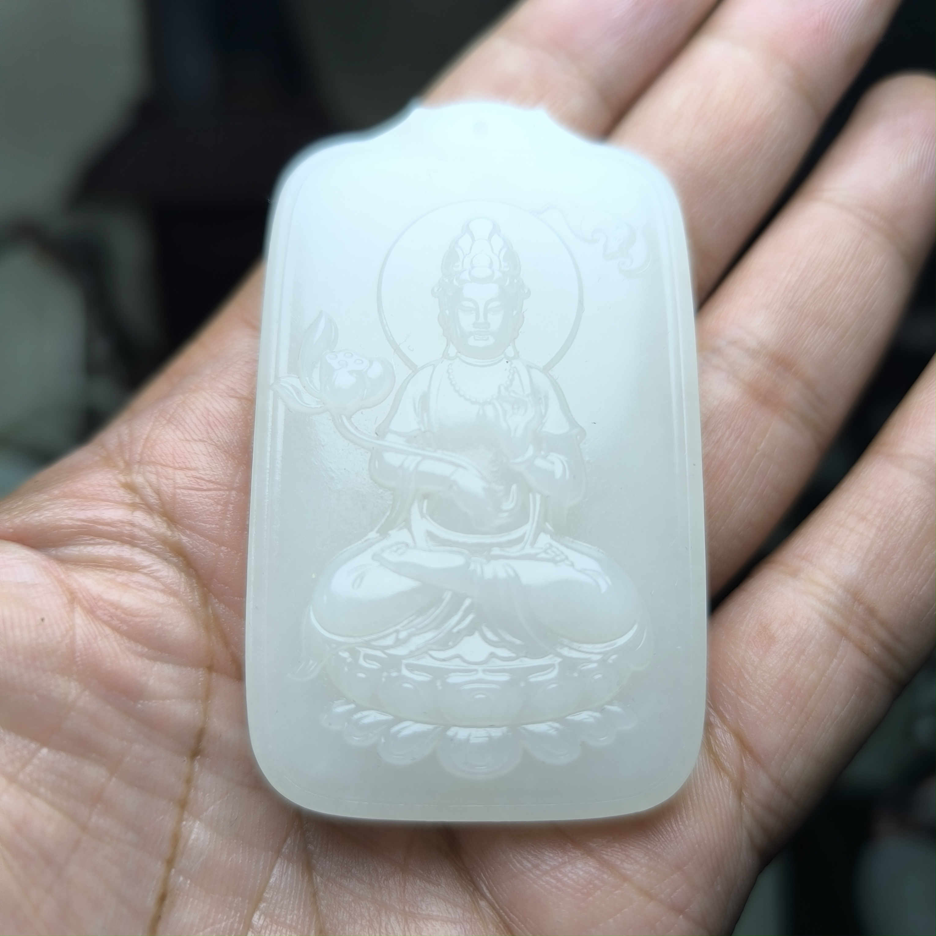 和田玉白玉观音菩萨羊脂白持莲观音菩萨牌挂件