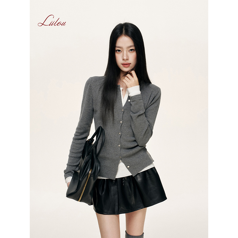 Liilou Geek chict 撞色假两件 圆领修身针织上衣