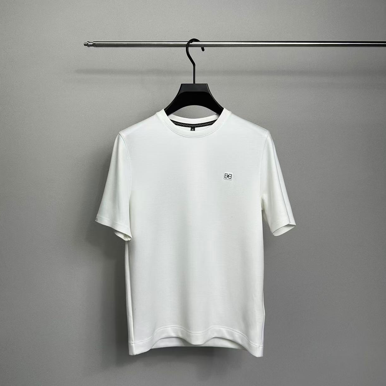 2024秋季新品高端轻奢男士时尚潮流休闲商务百搭圆领短袖2415