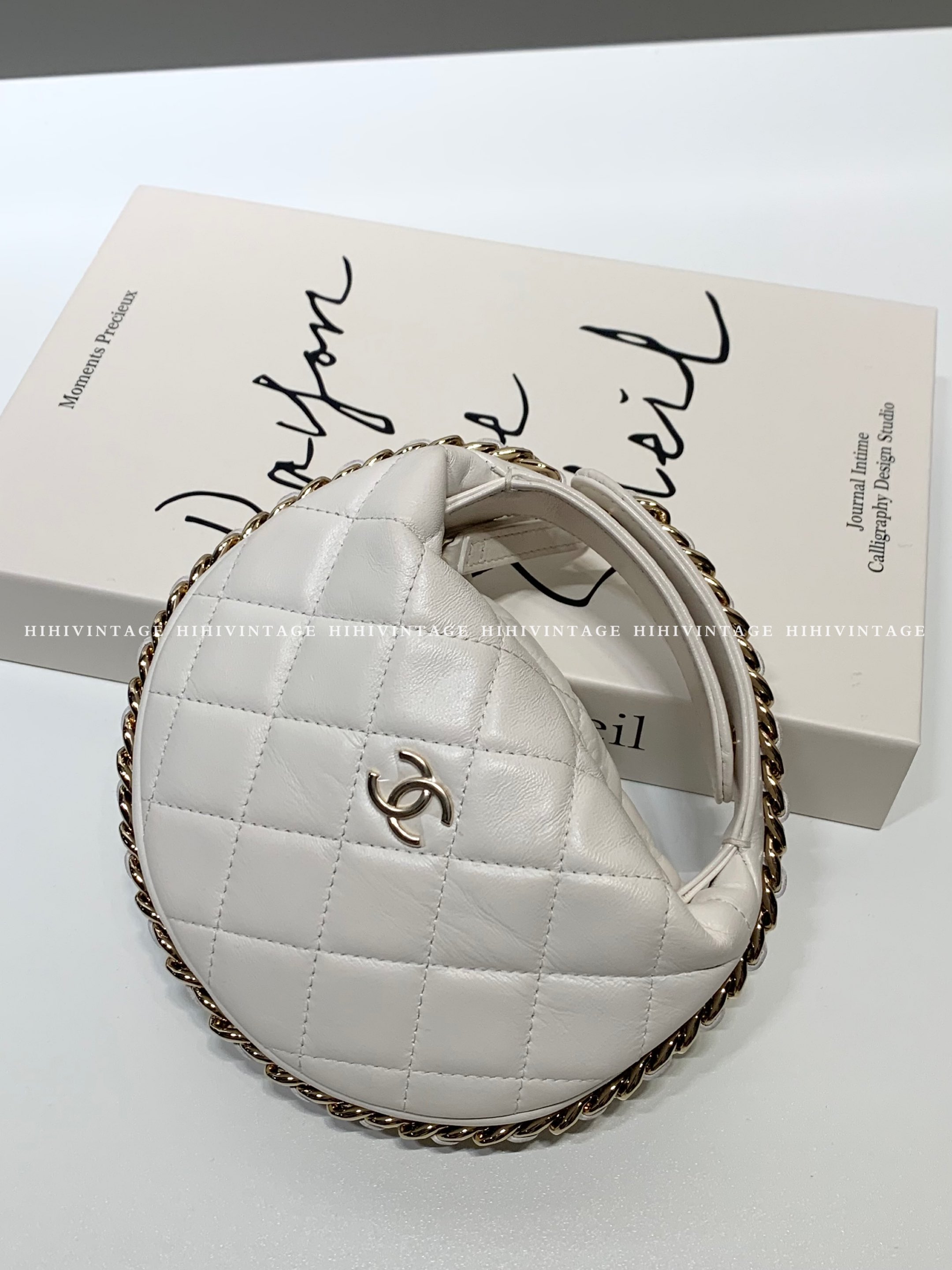 99新 Chanel/香奈儿 HIHI白金滚边手提半月包新镭射8515406JL