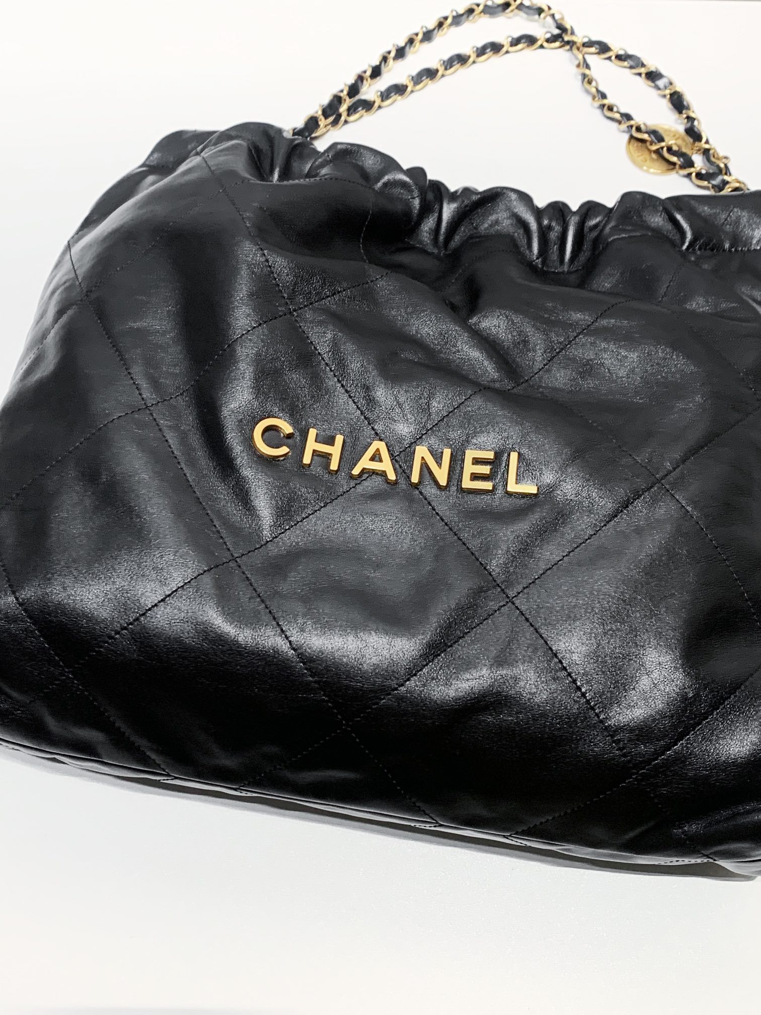 99新 Chanel/香奈儿 HIHI22S黑金牛皮中号22bag芯片款10782224JL