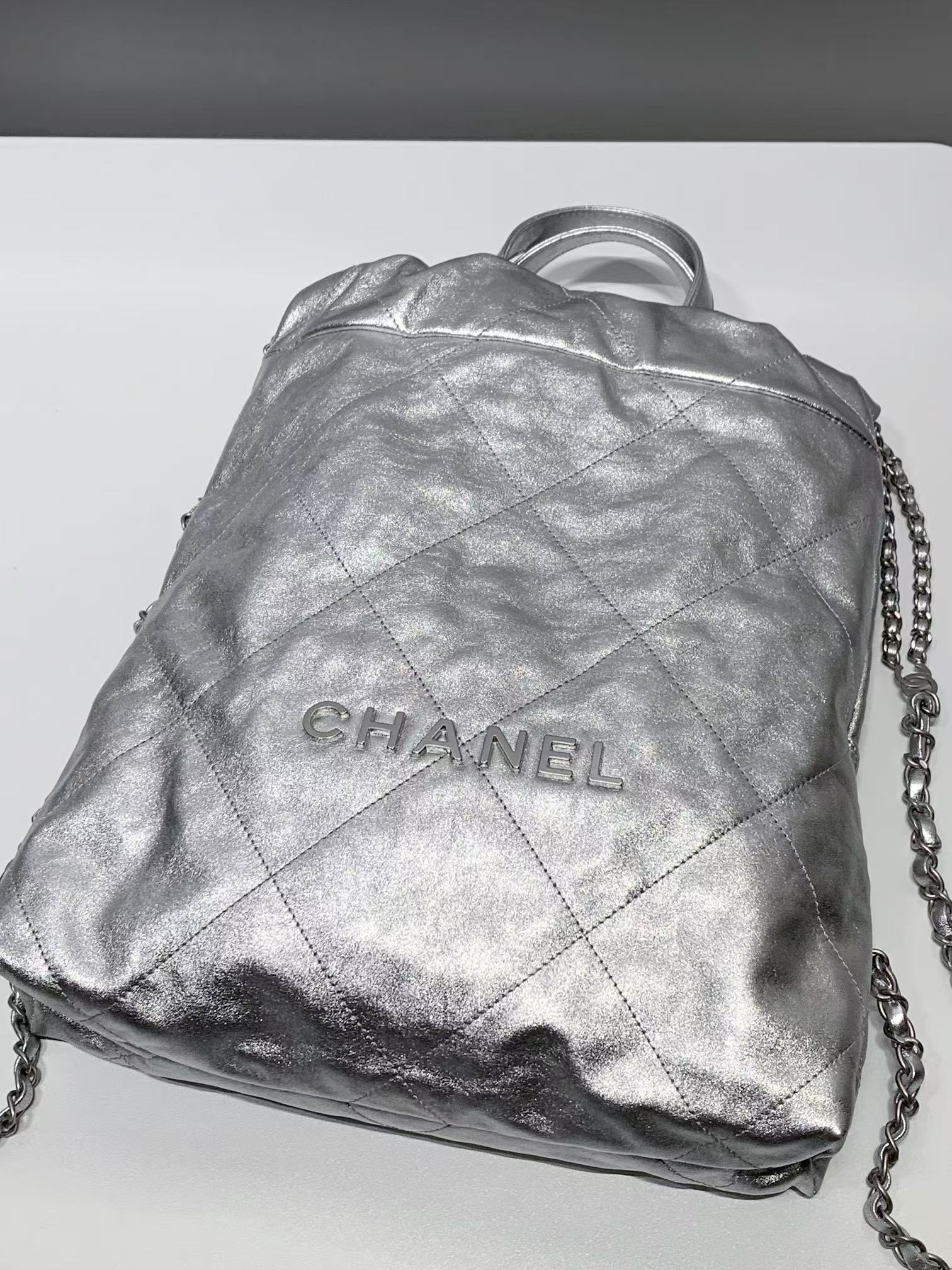 99新 Chanel/香奈儿 HIHI/银色22bag双肩包小号芯片款9324194