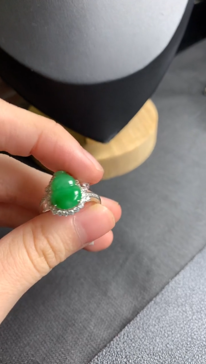【闪购商品】翡翠颈饰银S925镶嵌葫芦