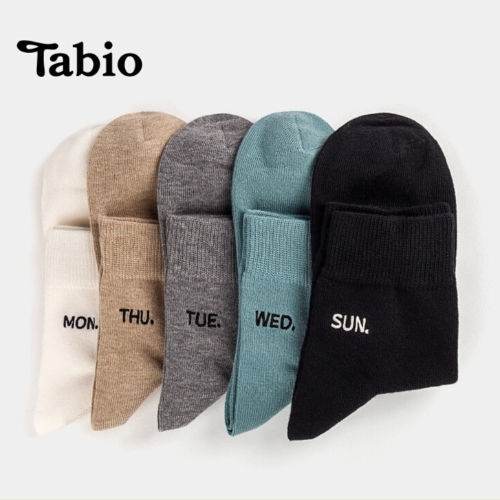 Tabio星期后背个性刺绣纯色透气日常四季黑色男短筒袜032130099