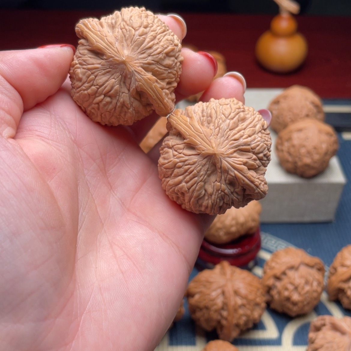 【闪购商品】文玩核桃吊坠信*40泥鳅背