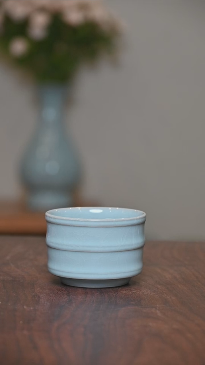 【闪购商品】杯微瑕天青釉朱法喜款手拉玄纹杯