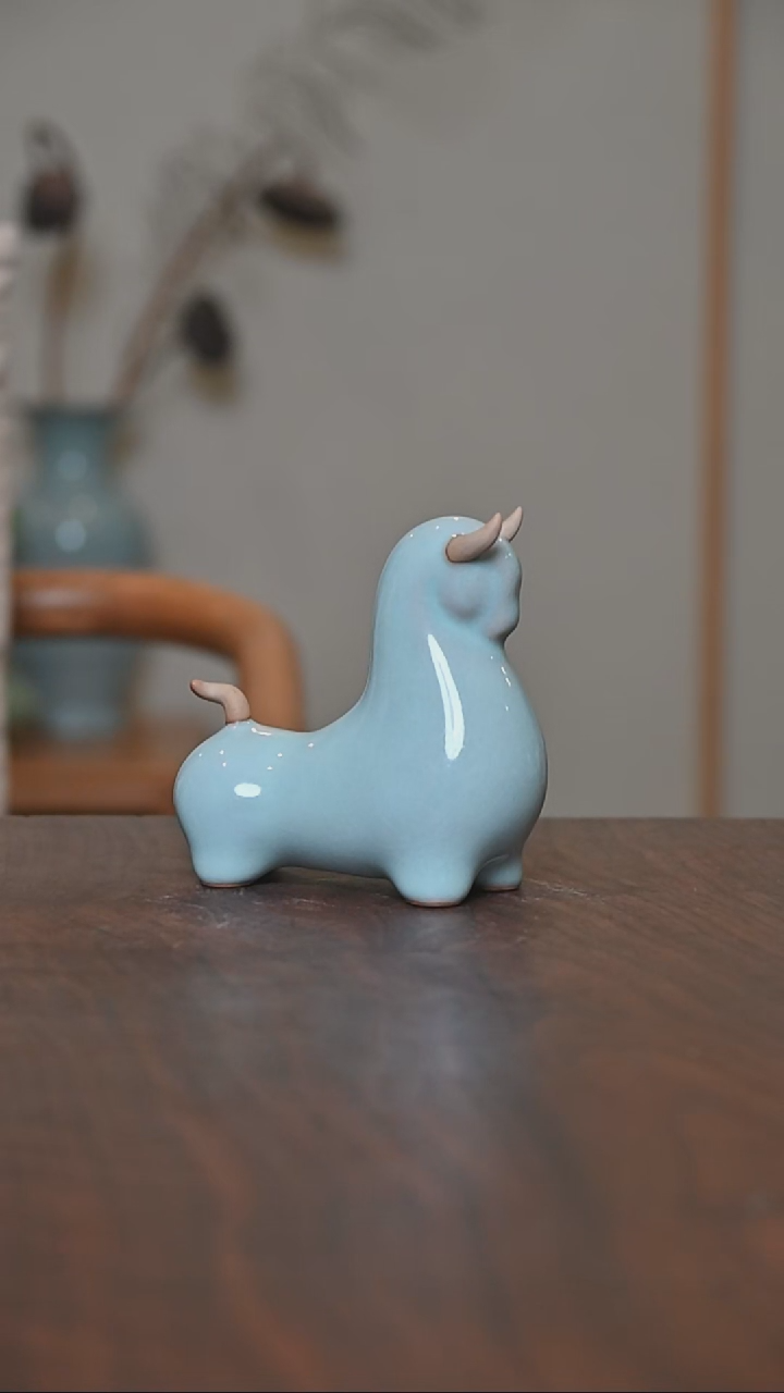 【闪购商品】杯福气满满小福牛 天青釉 微瑕
