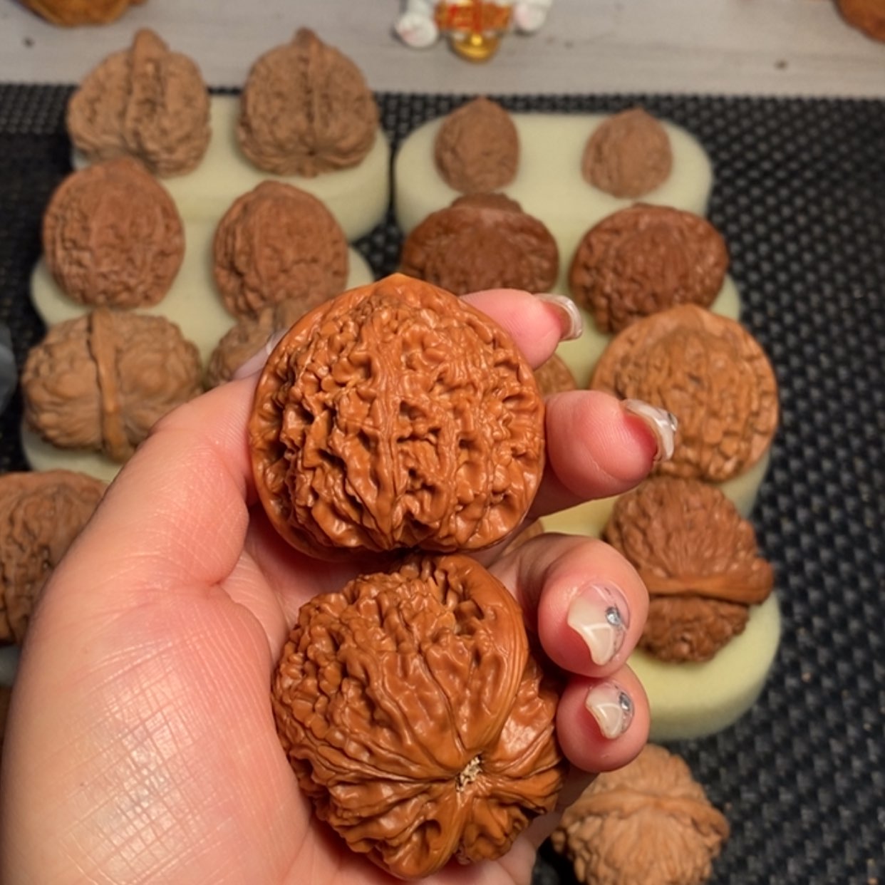 【闪购商品】文玩核桃把件哇**贡