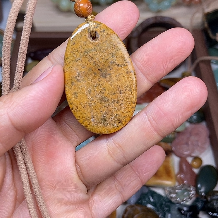 【闪购商品】岫岩河磨玉（透闪石质玉）颈饰未镶嵌