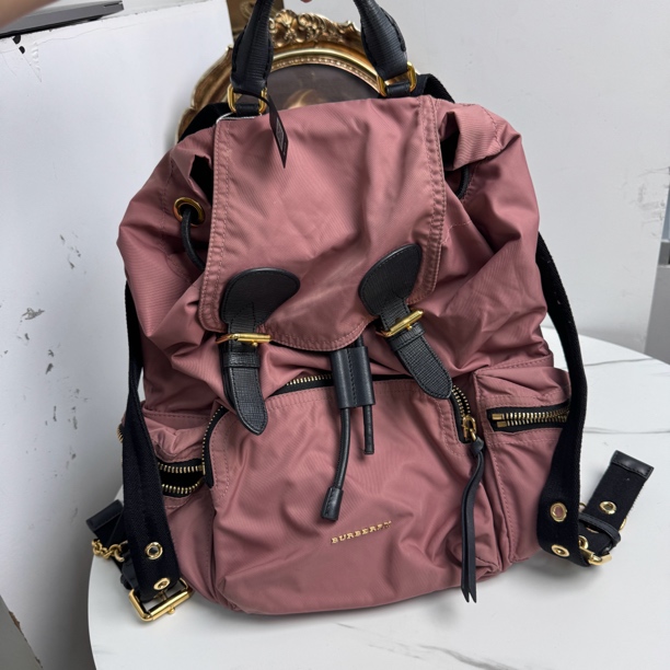 95新 BURBERRY/博柏利 博柏利双肩包0399