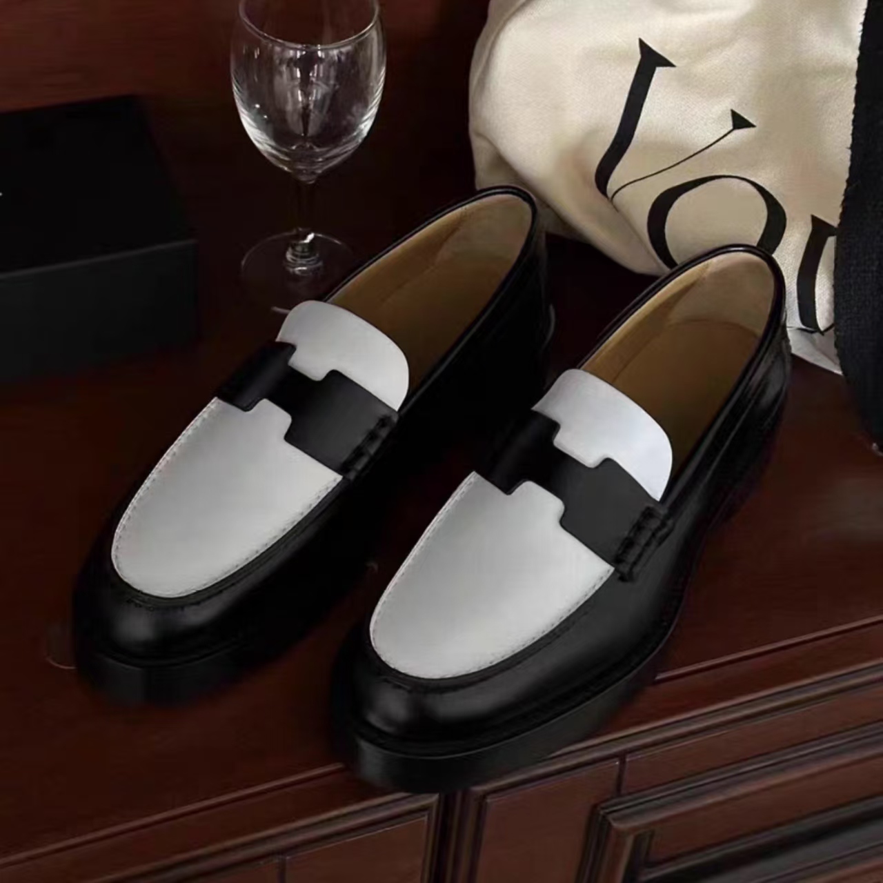 全新未使用 Hermes/爱马仕 黑白拼色 乐福鞋 35码