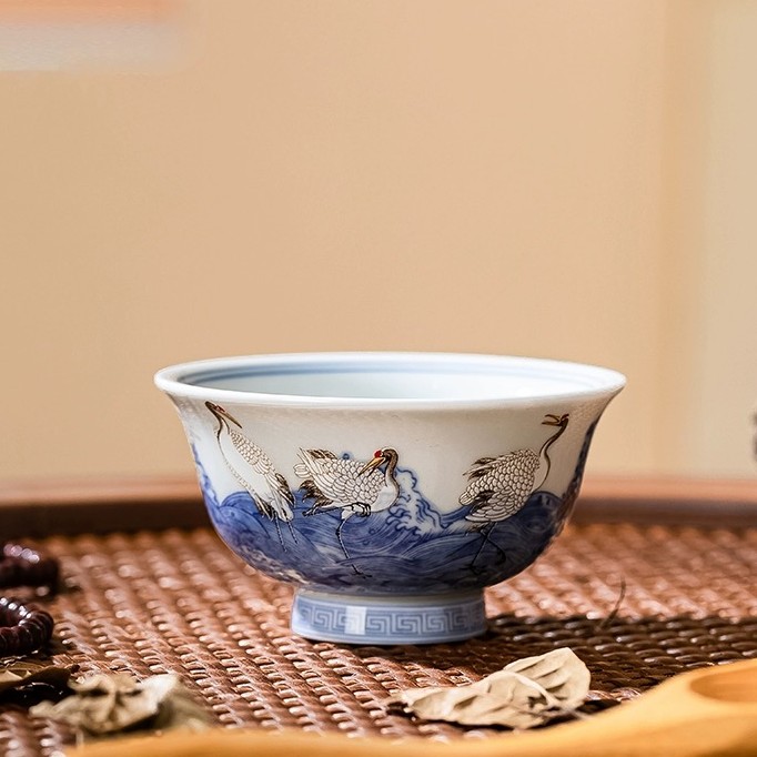 【道道御瓷】景德镇青花仙鹤海浪纹内外绘陶瓷压手主人杯容量120ml