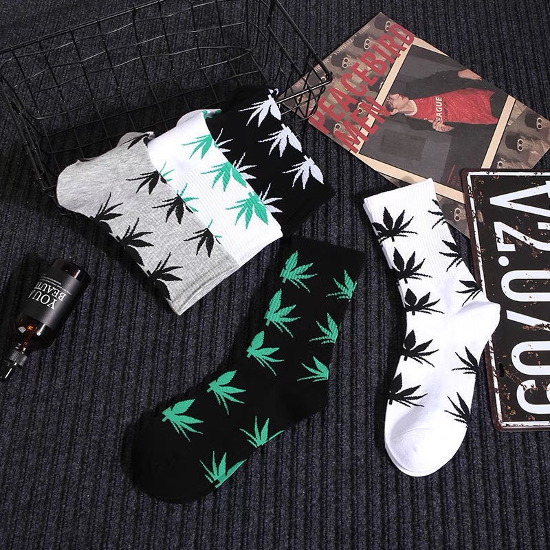 男女情侣枫叶袜子秋冬中筒棉袜街头潮牌嘻哈ins网红街拍个性潮袜