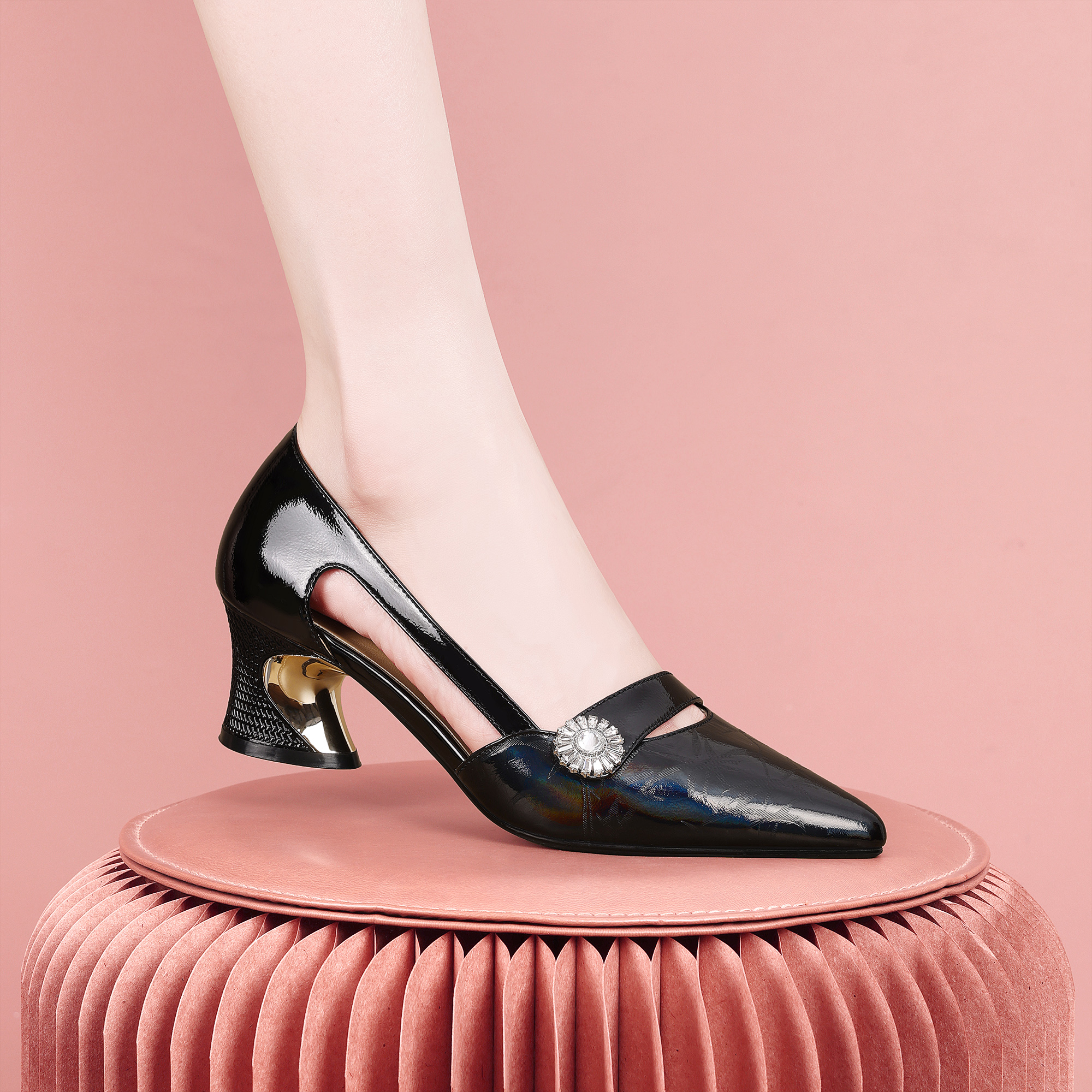 梵芮诗2024年新款春夏季尖头镂空极简风时尚百搭粗低跟单鞋-J1009