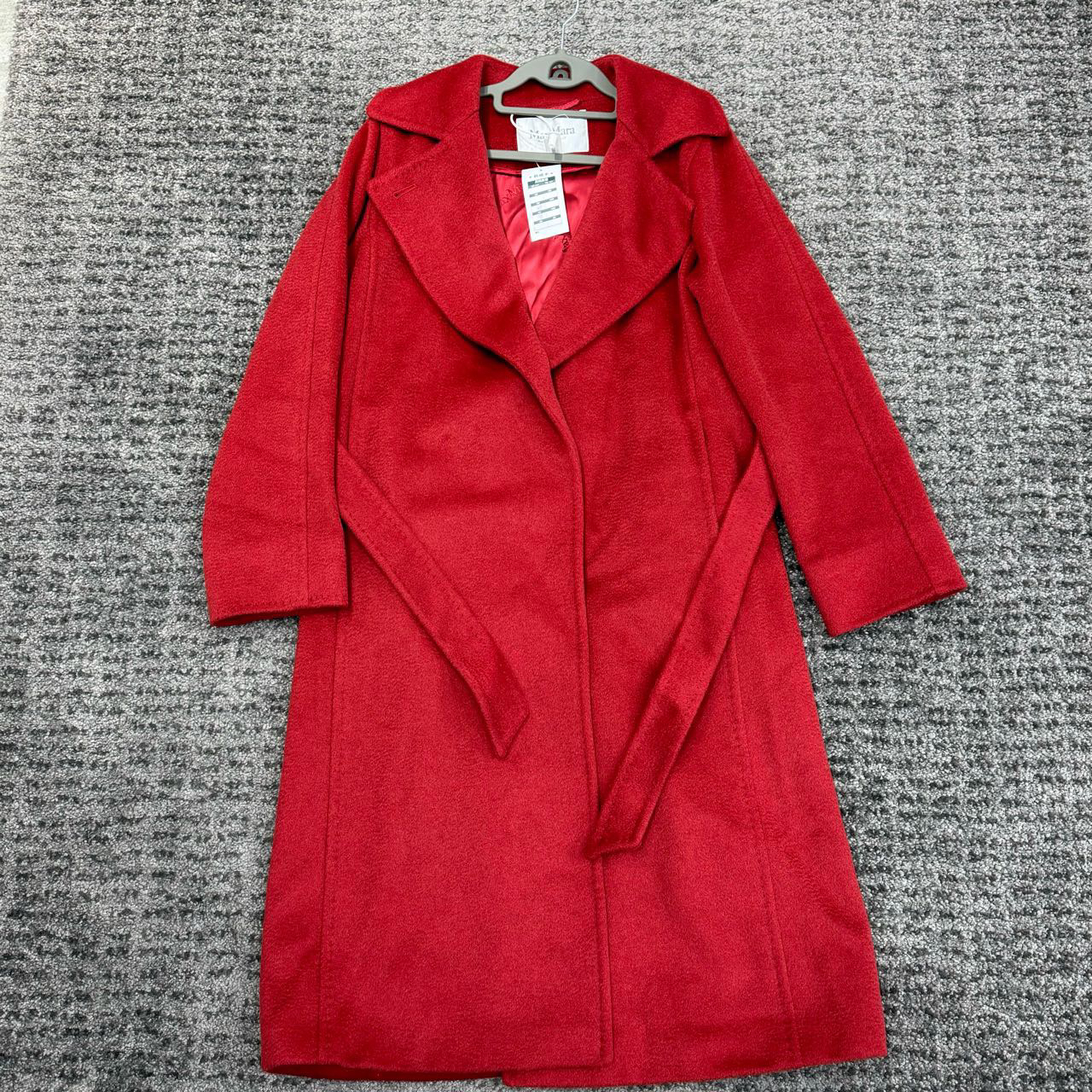 MAXMARA 红色羊驼翻领中长款束腰大衣 尺码/32成色/99 YH10693