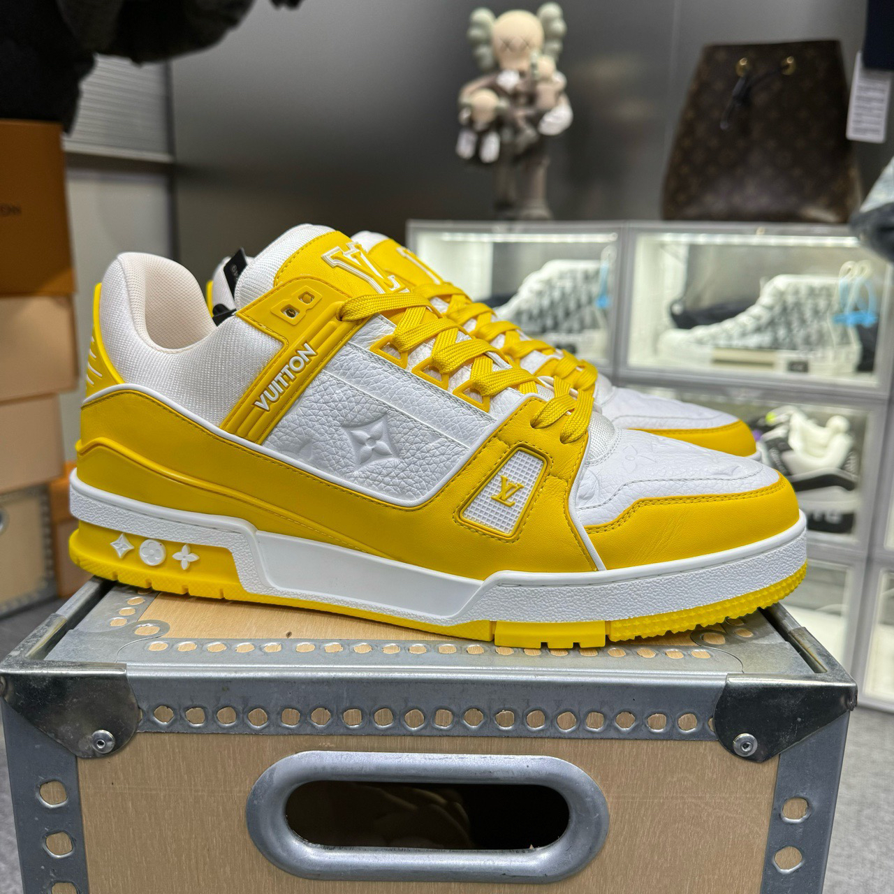 99新/43码/LV TRAINER 白黄满印 鞋/原盒/公价9479/DY8249