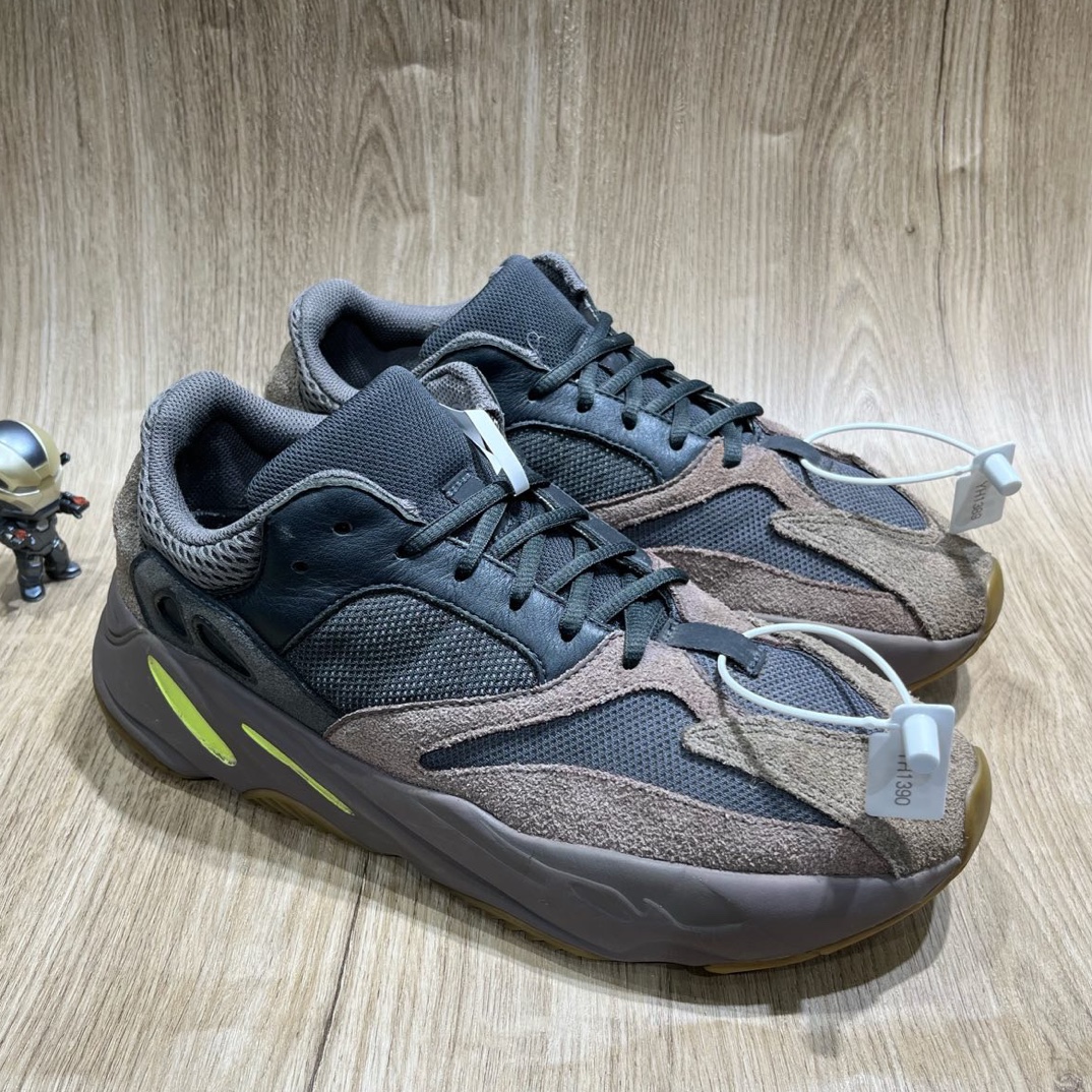 「95新」44.5码/Yeezy 700 紫薯 鞋/原盒/公价2429/YH1389