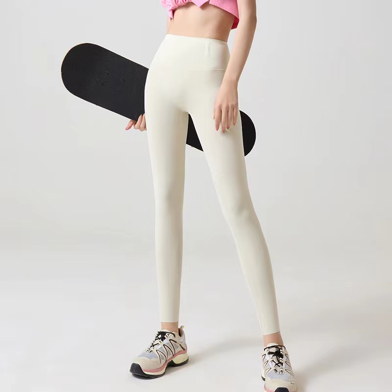 A211-388瑜伽运动修身潮流无痕女普拉提瑜伽服显瘦舒适时尚透气百