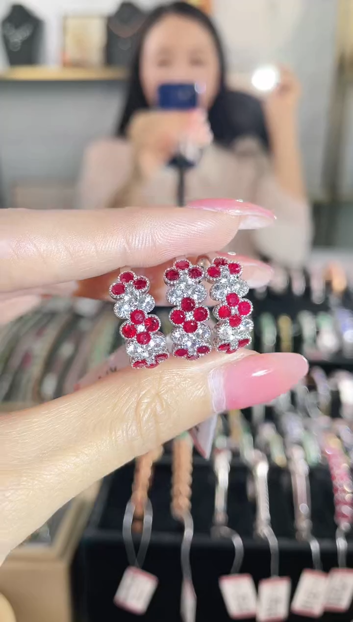 18K金镶嵌天然红宝石戒指（ 多样性发其1）