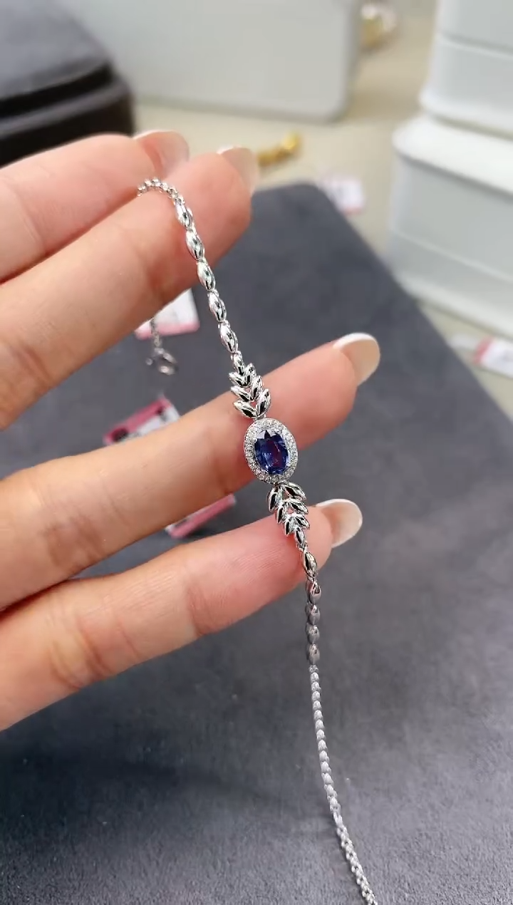 18K金镶嵌天然蓝宝石手链