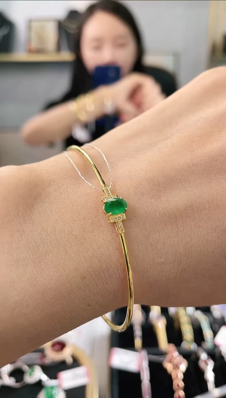 18K金镶嵌天然祖母绿手镯