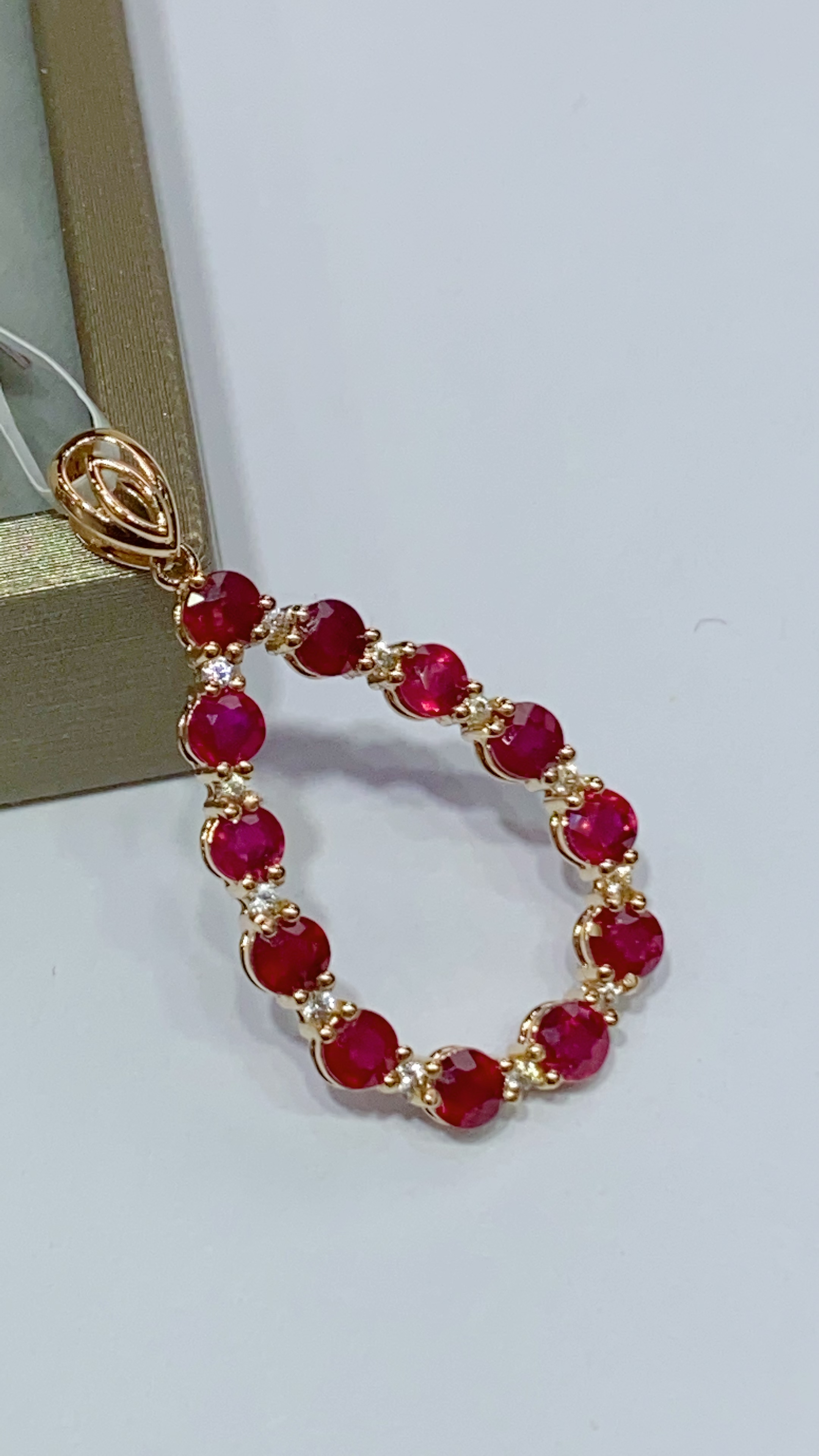 【雅嘉甄选】18K金镶嵌红宝石吊坠