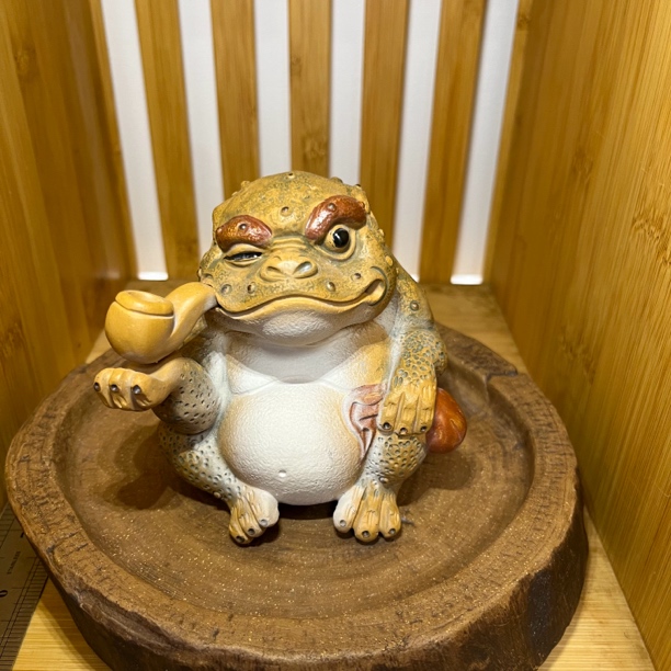 特价防漏宜兴紫砂烟斗金蟾招财蟾仙段泥制作茶桌茶摆件浇水可养