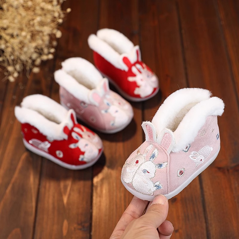 汉服绣花鞋女童2024新款中国风儿童靴子加绒棉鞋婴儿鞋宝宝抓周鞋