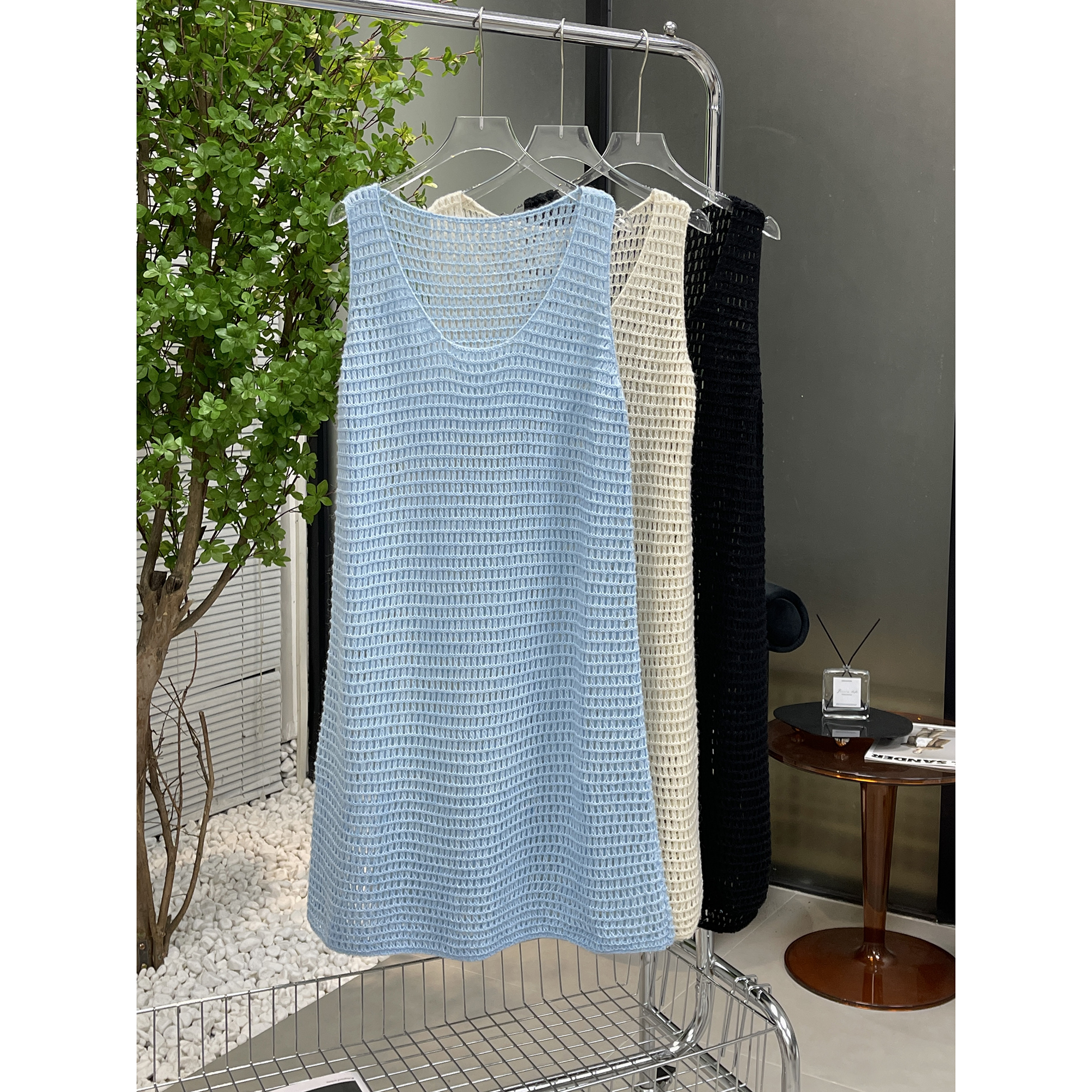 长款镂空针织背心裙 L9315（清）