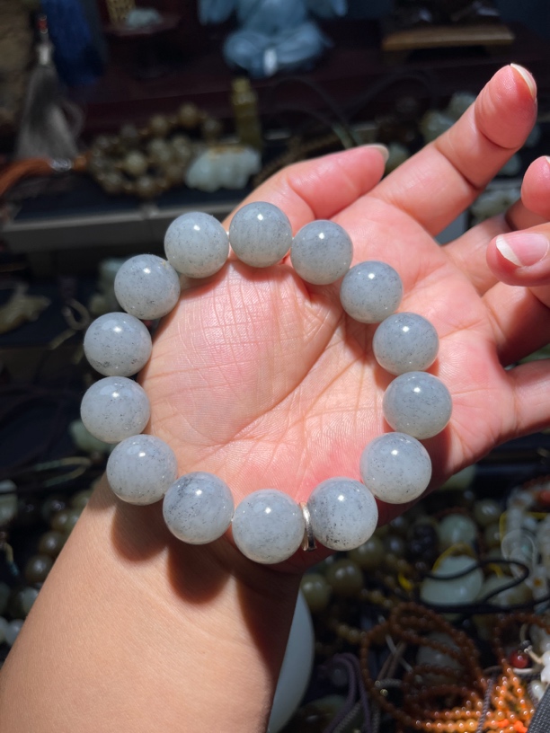 新疆和田玉点墨青花卡15-16珠径手串