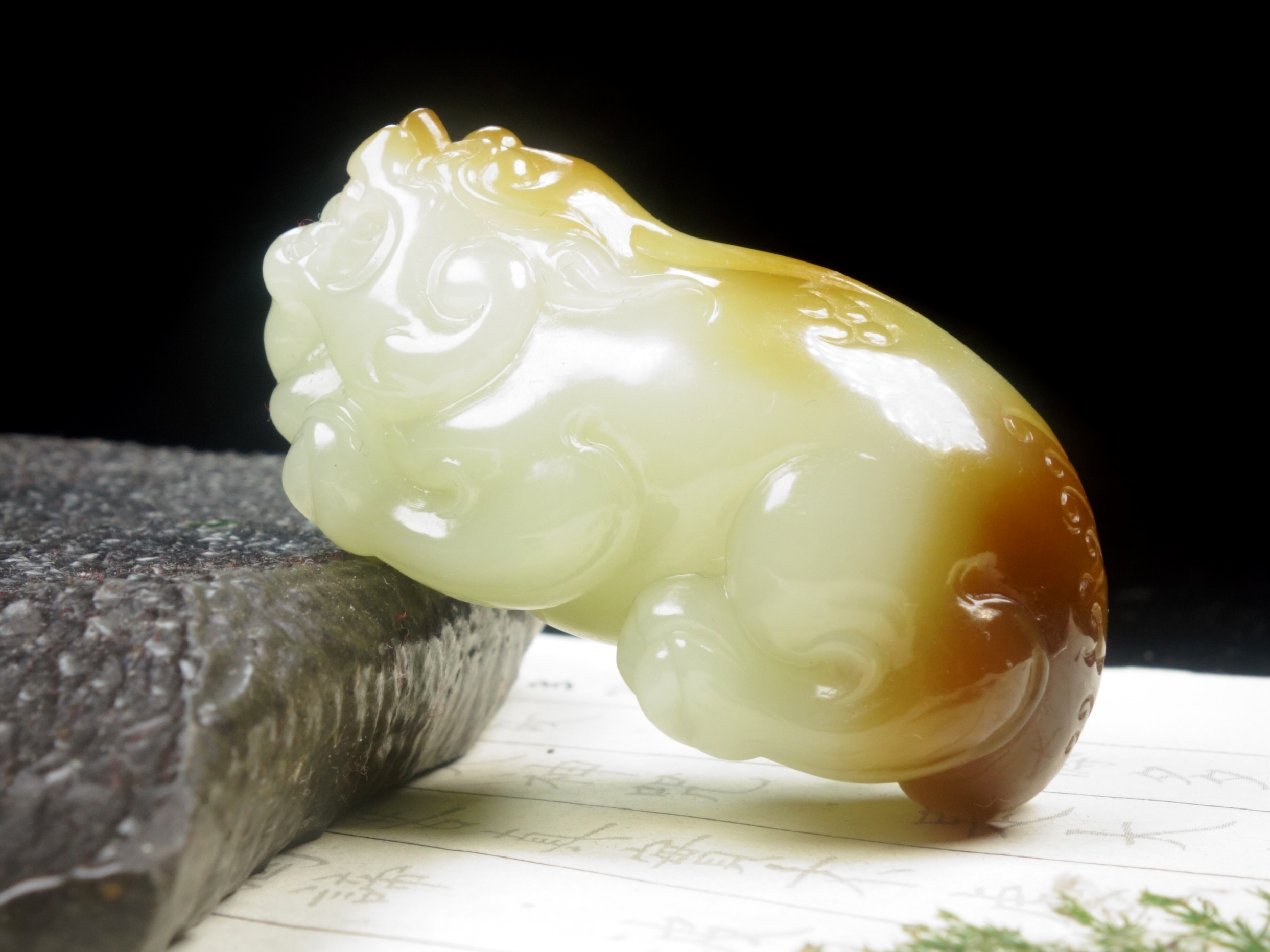 新疆且末金山糖白料手工雕刻貔貅