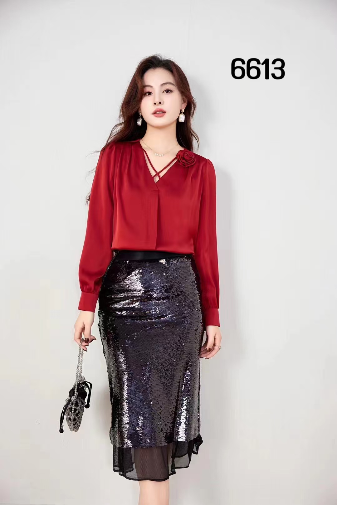 2024新款醋酸缎面V领长袖女上衣洋气小衫打底衬衫独特别致上衣